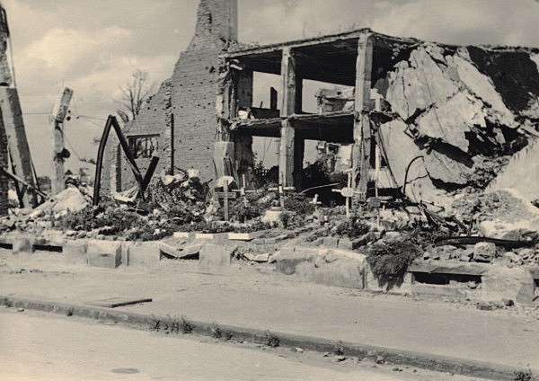 Das Foto zeigt das zerstörte Warenhaus Kaufhof.