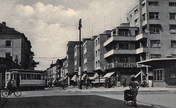 Das Foto zeigt den Wirteltorplatz in der Vorkriegszeit.