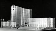 Das Foto zeigt das Modell des Dürener Rathaus von Prof. Denis Boniver.